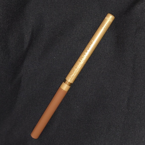 L'Oreal Other - L'Oréal Colour Riche Lip Liner Toffee To Go Caramel